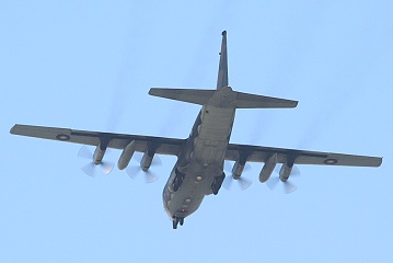 The black antenna fairings under the nose and on top of the tail fin are visiblie in this photo. Photo by Jason Tu.
